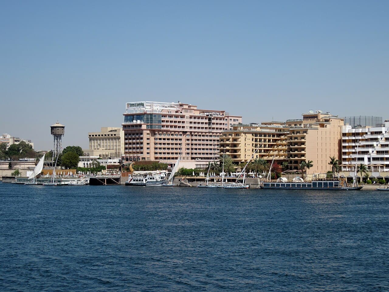 Nile cruise and Red Sea stay, Louxor, Égypte
